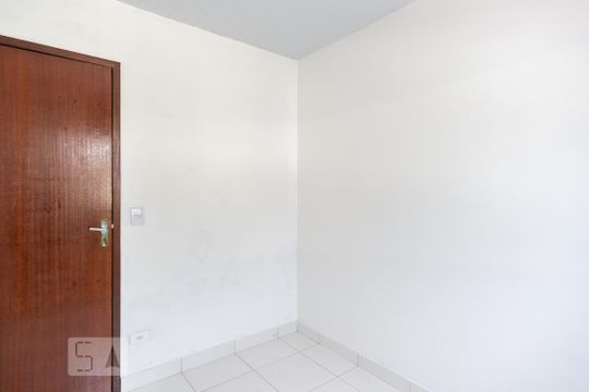 Quarto 1 de casa para alugar com 2 quartos, 65m² em Vila Iorio, São Paulo