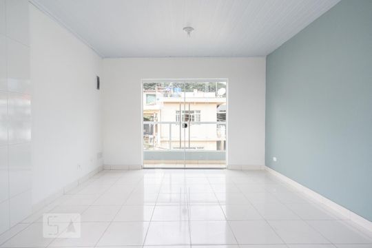 Casa para alugar com 2 quartos, 65m² em Vila Iorio, São Paulo