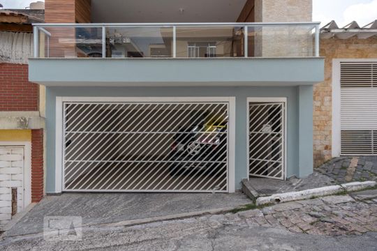Fachada de casa para alugar com 2 quartos, 65m² em Vila Iorio, São Paulo