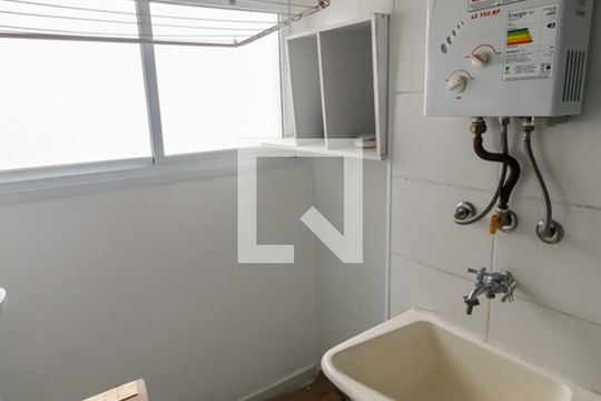 Detalhe da area de serviço de apartamento para alugar com 2 quartos, 52m² em Jardim Monte Alegre, Taboão da Serra