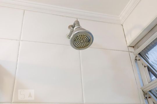 Chuveiro de apartamento para alugar com 3 quartos, 110m² em Higienópolis, São Paulo