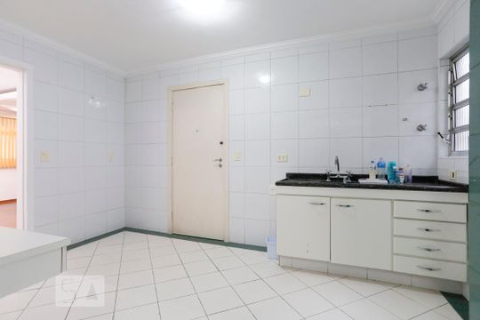 Cozinha de apartamento para alugar com 3 quartos, 110m² em Higienópolis, São Paulo
