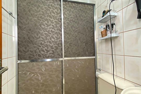 Banheiro de apartamento à venda com 2 quartos, 58m² em Centro, São Leopoldo