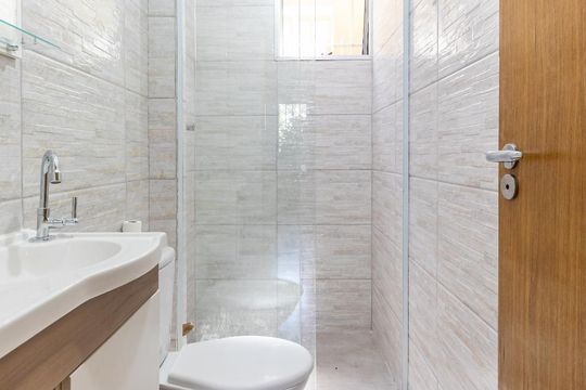 Banheiro de apartamento para alugar com 2 quartos, 45m² em Americanópolis, São Paulo