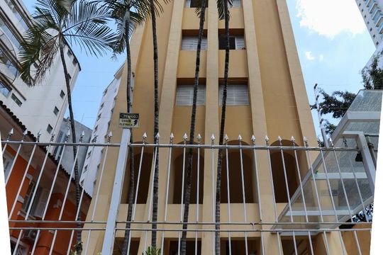 Fachada de apartamento à venda com 2 quartos, 55m² em Bela Vista, São Paulo