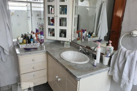 Banheiro de apartamento à venda com 4 quartos, 250m² em Morro dos Ingleses, São Paulo