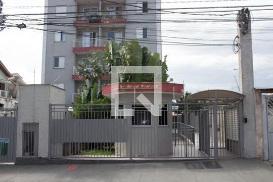 Fachada  de apartamento à venda com 2 quartos, 50m² em Vila Taquari, São Paulo