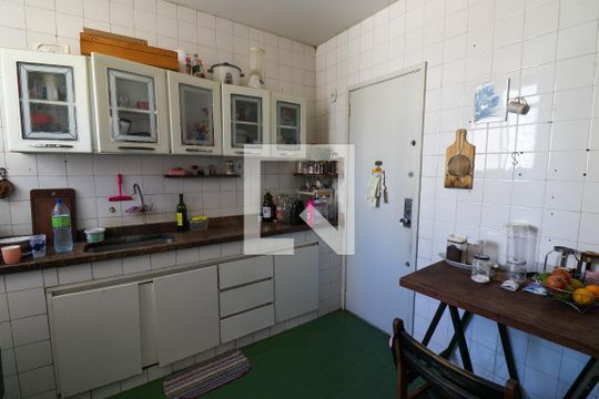Cozinha de apartamento à venda com 3 quartos, 110m² em Maracanã, Rio de Janeiro
