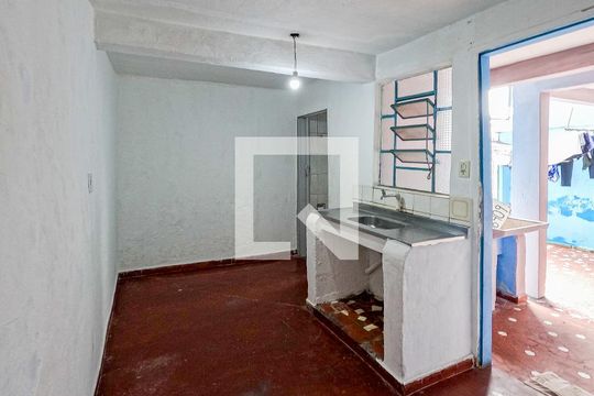 Sala/Cozinha de casa para alugar com 1 quarto, 50m² em Jardim São Silvestre, São Paulo