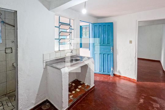 Sala/Cozinha de casa para alugar com 1 quarto, 50m² em Jardim São Silvestre, São Paulo