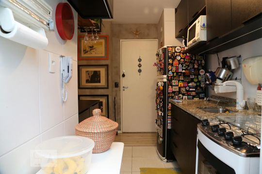 Cozinha  de apartamento à venda com 2 quartos, 85m² em Jardim Caboré, São Paulo