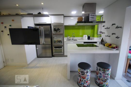 Cozinha de apartamento à venda com 2 quartos, 57m² em Vila Oratório, São Paulo