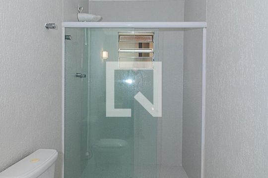 Banheiro da Suíte de casa à venda com 4 quartos, 290m² em Vila Albertina, São Paulo