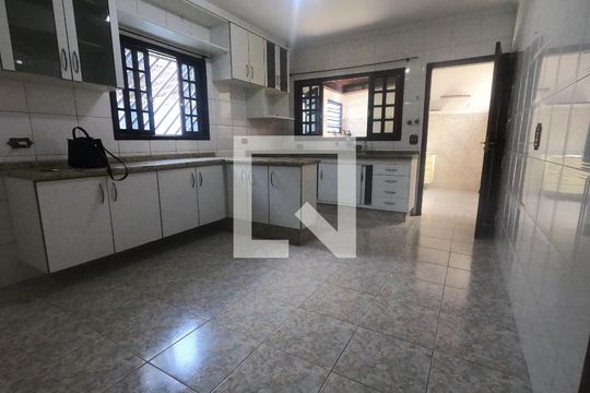 Casa à venda com 3 quartos, 150m² em Vila Harmonia, Guarulhos