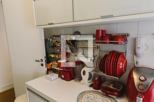 Cozinha de apartamento para alugar com 2 quartos, 72m² em Vila Romana, São Paulo