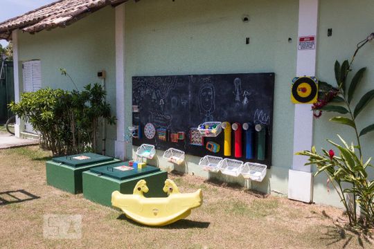 Área Baby de casa de condomínio à venda com 6 quartos, 305m² em Vargem Grande, Rio de Janeiro