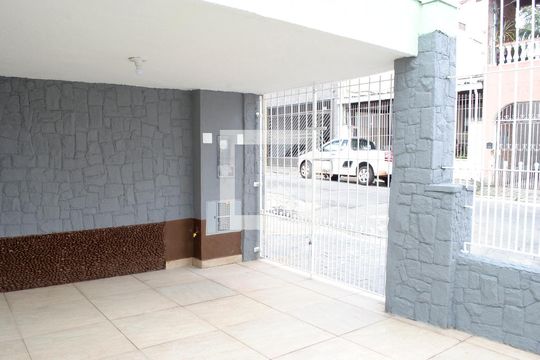 Garagem de casa à venda com 2 quartos, 110m² em Chácara Mafalda, São Paulo