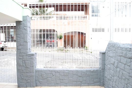Garagem de casa à venda com 2 quartos, 110m² em Chácara Mafalda, São Paulo