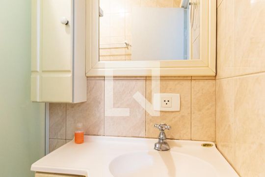 Banheiro Social de apartamento à venda com 2 quartos, 77m² em Vila Clementino, São Paulo