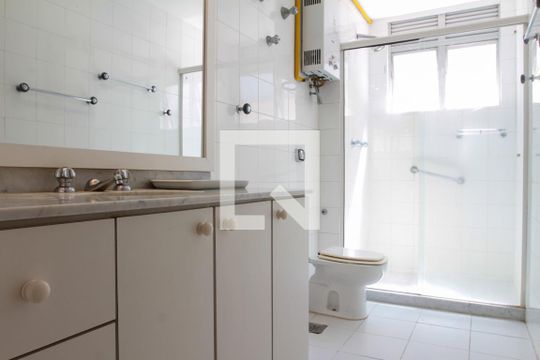 Banheiro do Quarto 3 - Suíte de apartamento à venda com 3 quartos, 136m² em Ipanema, Rio de Janeiro