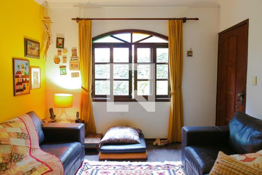 Casa à venda com 2 quartos, 179m² em Santa Maria, Santo André
