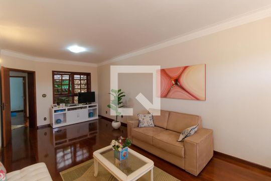 Sala 01 de casa à venda com 4 quartos, 351m² em Vila Nogueira, Campinas