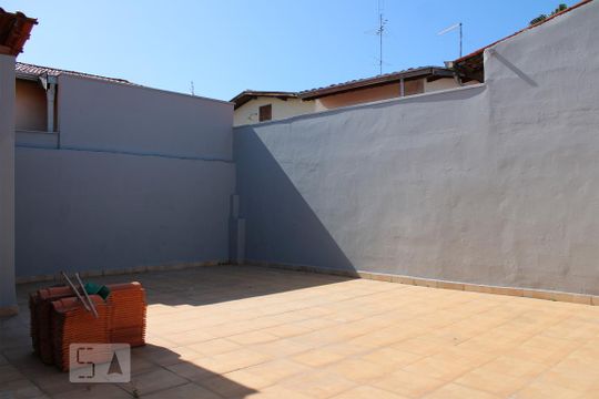Quintal de casa à venda com 3 quartos, 185m² em Jardim Eulina, Campinas