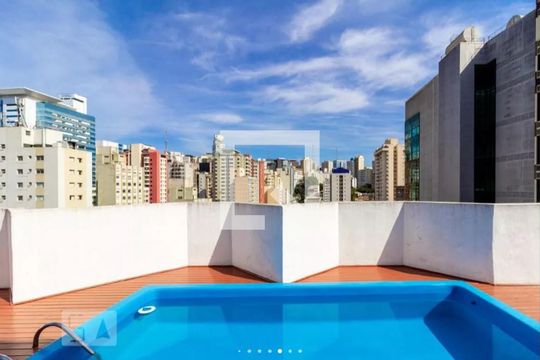 Piscina de apartamento para alugar com 1 quarto, 29m² em Bela Vista, São Paulo