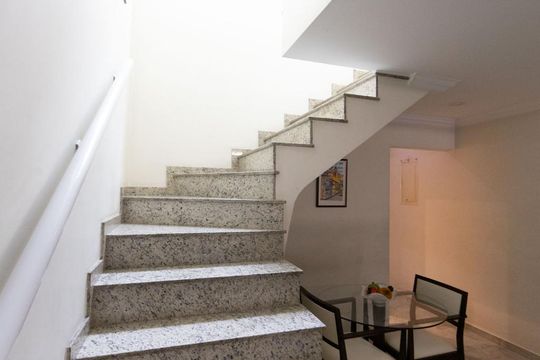 Escada de casa à venda com 3 quartos, 230m² em Tatuapé, São Paulo