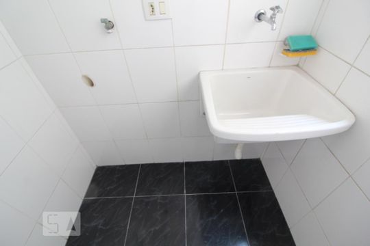 Área serviço de apartamento para alugar com 3 quartos, 99m² em Santa Paula, São Caetano do Sul