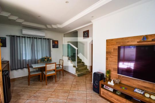Sala de casa de condomínio à venda com 3 quartos, 132m² em Lins de Vasconcelos, Rio de Janeiro