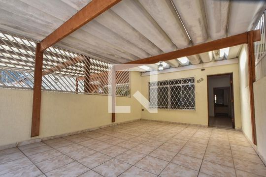 Garagem de casa para alugar com 2 quartos, 250m² em Campo Belo, São Paulo