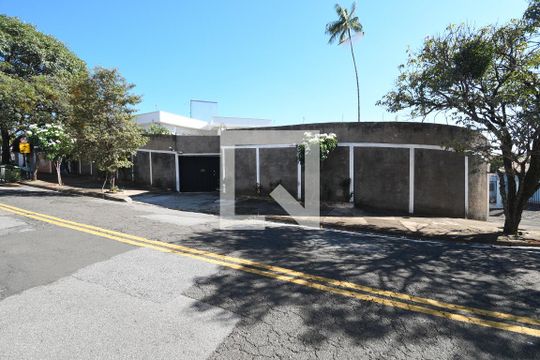 Fachada de casa à venda com 3 quartos, 250m² em Jardim Chapadão, Campinas