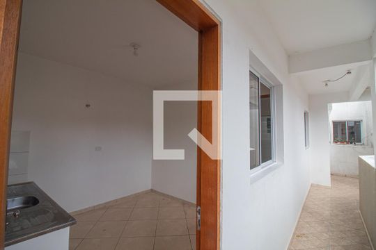 Entrada de casa para alugar com 1 quarto, 25m² em Jardim Monte Azul, São Paulo