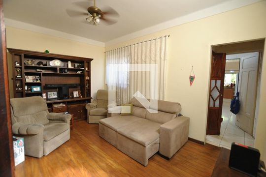 Sala de casa à venda com 4 quartos, 250m² em Cambuci, São Paulo