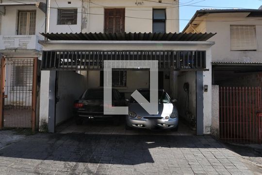 Fachada de casa à venda com 4 quartos, 250m² em Cambuci, São Paulo