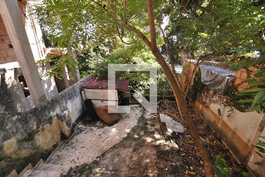 Quintal de casa à venda com 4 quartos, 250m² em Cambuci, São Paulo