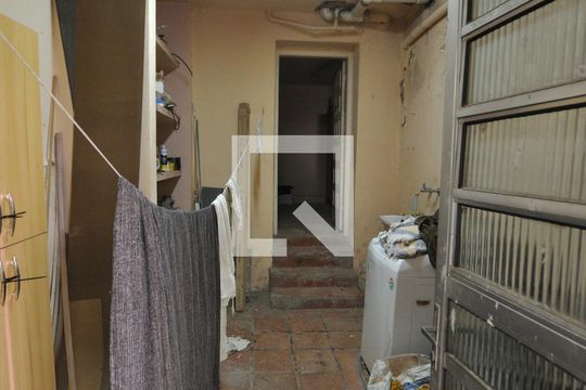 Área de serviço de casa à venda com 4 quartos, 250m² em Cambuci, São Paulo