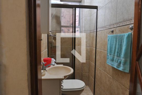 Banheiro 1 de casa à venda com 4 quartos, 250m² em Cambuci, São Paulo