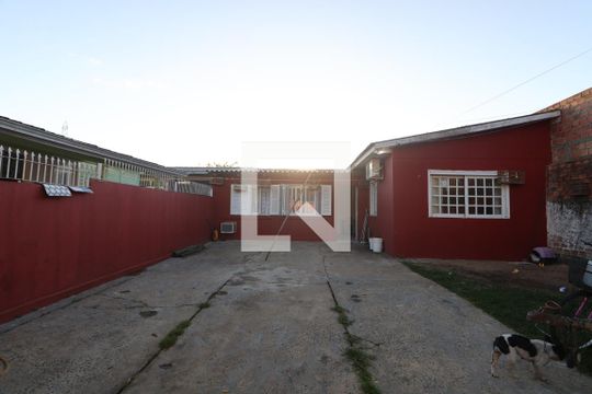 Quintal de casa à venda com 2 quartos, 60m² em Harmonia, Canoas