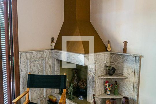Sala de casa à venda com 3 quartos, 239m² em Ipanema, Porto Alegre