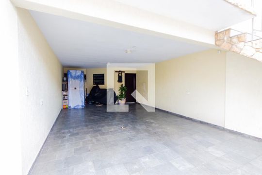 Garagem de casa à venda com 3 quartos, 189m² em Jardim Jamaica, Santo André
