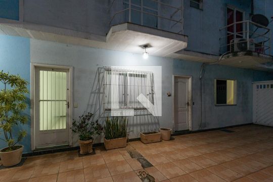 Entrada de casa para alugar com 2 quartos, 65m² em Jacarepaguá, Rio de Janeiro