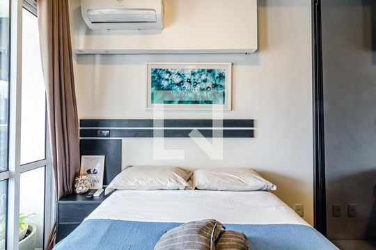 Quarto de apartamento à venda com 1 quarto, 50m² em Pinheiros, São Paulo