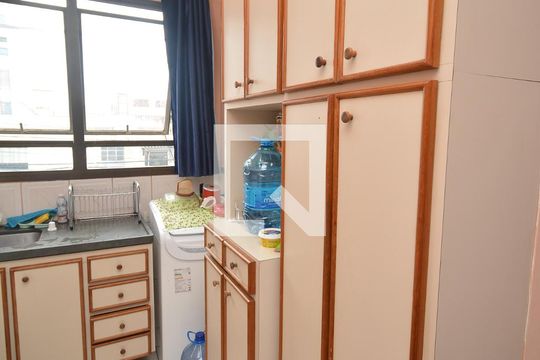 Cozinha de kitnet/studio à venda com 1 quarto, 30m² em Vila São João, Guarulhos