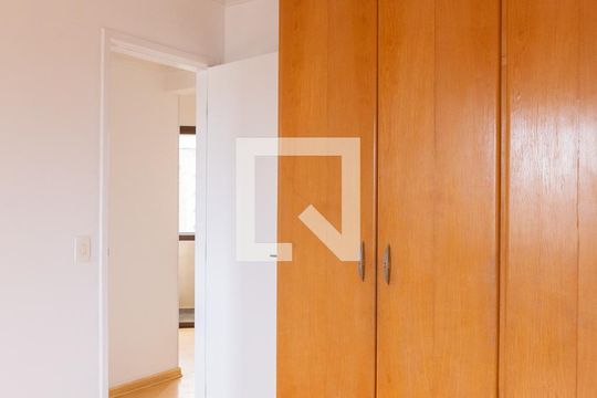 Quarto 1 de apartamento para alugar com 2 quartos, 55m² em Parque Residencial da Lapa, São Paulo
