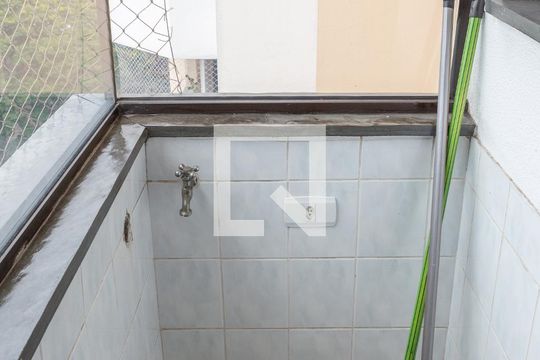 Área de Serviço de apartamento para alugar com 2 quartos, 55m² em Parque Residencial da Lapa, São Paulo