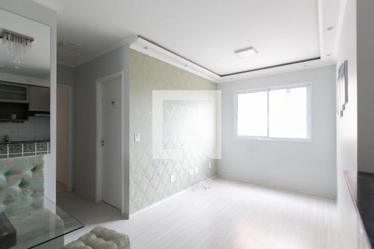Sala de apartamento para alugar com 2 quartos, 45m² em Itaquera, São Paulo