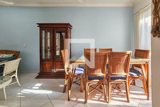 Sala de casa de condomínio para alugar com 3 quartos, 152m² em Jardim Enseada, Guarujá
