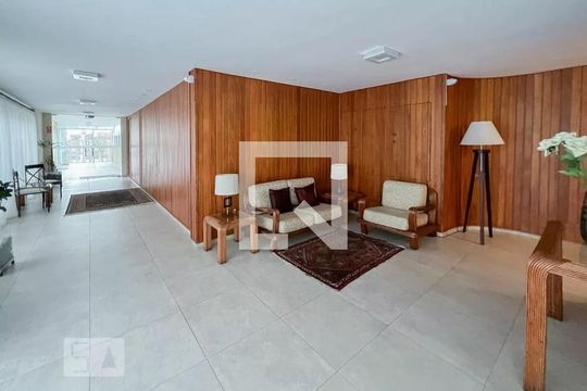 Hall de apartamento para alugar com 3 quartos, 100m² em Vila Nova Conceição, São Paulo